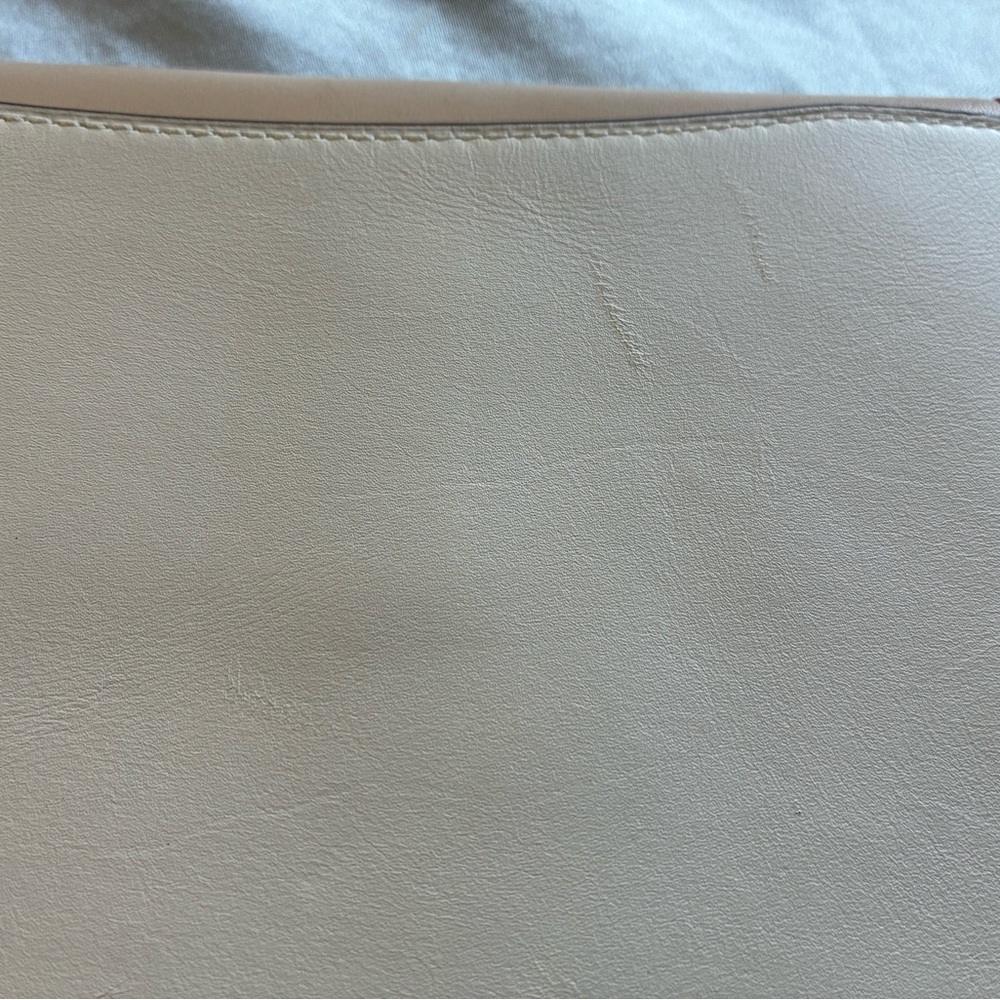 NWOT Coach Courier Wristlet. Classic color block glove tanned leather. - Picture 6 of 9